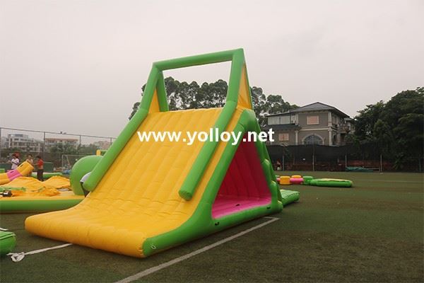 Inflatable Floating Aqua Sorts Water Park
